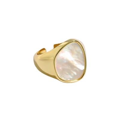 China CLASSIC Fashion Design Luxurious Shell Ring S925 Sterling Silver Open Ring 18K Gold Plated Pearly Adjustable Ring for sale