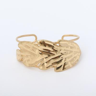 China New Design Leaf Shape Cuff Bracelet CLASSIC Top Selling Bracelet For Women for sale