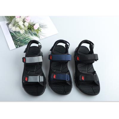 China Around 2021 New Products Men's Summer Slippers Fashion Trend Flip Flops Beach Anti-slip Sandals for sale