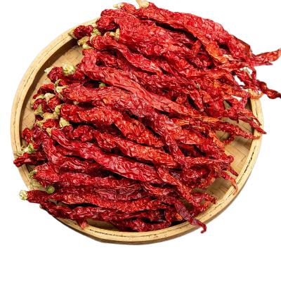 China With or without sale of 2021 new stalk best crop with good quality dry chilli hot peppers super spicy whole cayenne pepper for sale