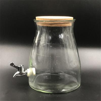 China Large Sustainable Juice Glass Jar With Tap 5L Juice Jar for sale