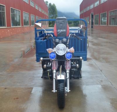 China Motorized military series tricycles pedicabs trikes three wheelers with cargos customizable 200cc zu verkaufen