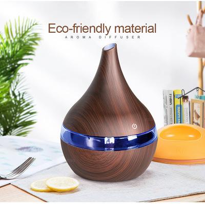 China 300ml Car Aroma Therapy Air Cool Wood Ultrasonic Diffuser Cool Mist Maker Air Humidifier Mini Humidifier Essential Oil Diffuser for sale