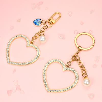 China Classic Multi Style Heart Shaped Couples Anniversary Couples Souvenir Wedding Keychain Lovers Alloy Key Chain Pendant Valentine's Day Gift for sale