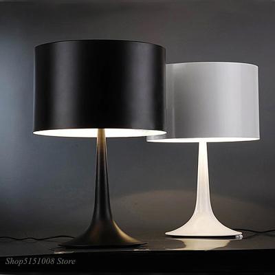 China Nordic Simple Modern Black White Black White Table Lamp Table Light Bedroom Bedside Lamp Home Lighting Living Room Office Decoration Table Lamp for sale