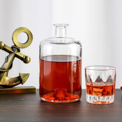 China 700ml Super Beverage Flint Square Vodka Bottle Glass Juniper Glass Bottles Spirits Glass Bottle for sale