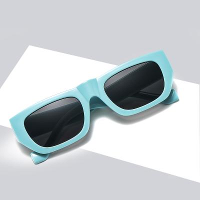 China Famous Brands 2022 New Fashion Sunglasses Men Women Fashion Sunglasses Shades Trendy Designer Sunglasses for sale