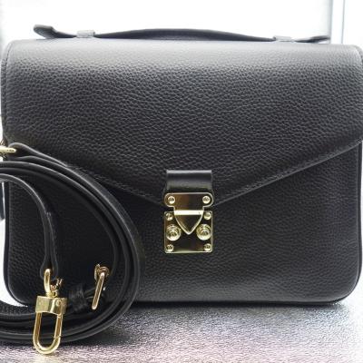 China 2021 high quality exquisite portable widely used unique design men's handbag money for sale