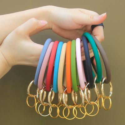 China Key Chain Bracelet 12 Colors Around Circle Key Ring Rubber Key Bracelet Bangle Soft Silicone Chain Bracelet For Women Girl for sale