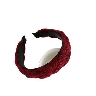 China Fried Dough Twists Girl's Temperament Headband Decoration Autumn and Winter Wool Knitting Headband Soft Net Red Wide Brim Braid Headband for sale