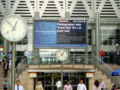 China Farbenreiche Aluminiumanzeige LED-P10 im Freien für die Werbung, BAD LED Schirm zu verkaufen