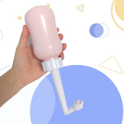 China Retractable Spout 300ml Portable Bidet , Peri Bottle For Postpartum Perineal Care for sale