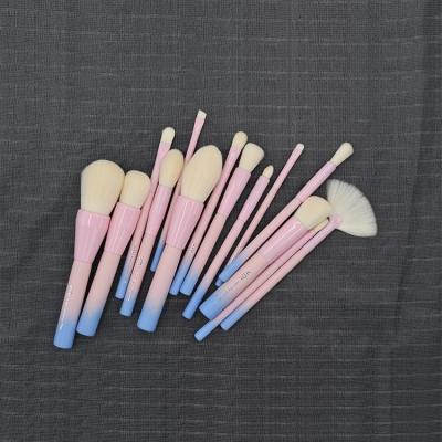 China Flat Brush Best Sell Professional Green Single Foundation Makeup Brush for sale