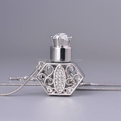 China Female Essential Oil Glass Diffuser Jewelry Bottle ALLOY Perfume Necklace for sale