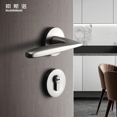 China Modern High Quality Interior Wood Nordic Style Hotel Room Lever Silver Door Handle for sale