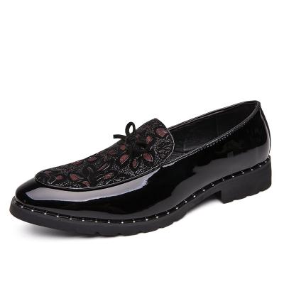 China Massage Fashion Embossed Leather Shoes Foe Men Casual Shoes for sale