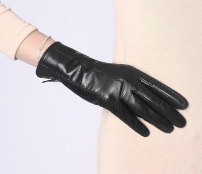 China Plain Knot Ornament Gloves For Lady Winter / Fall Elegant Romantic Thin Leather Gloves for sale