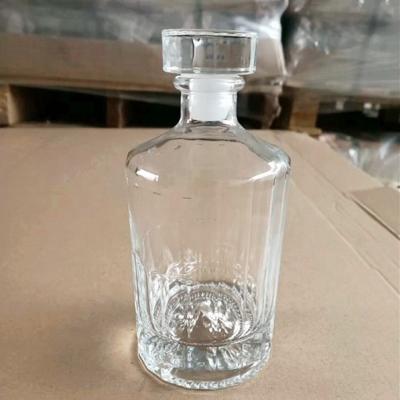 China 16oz 500ml Elegant Beverage Liquor Use Mountain Bottle High Grade Glass Bottle With Cork For Vodka, Gin, Wine for sale