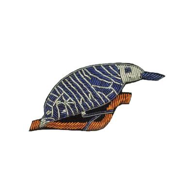 China Handmade Cute Custom Handmade Badge Accessories Indian Silk Embroidered Bird Patches for sale