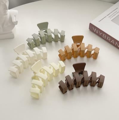 China Hair Decoration New Arrival Colorful Resin Plastic Alloy Hair Claw Clip for sale