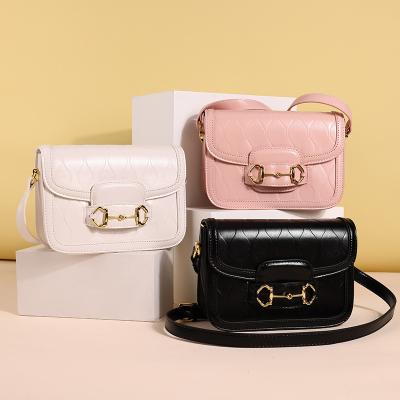 China High quality 2021 spring and summer fashion fresh women's small saddle bag simple single shoulder bag fashionable bag for sale