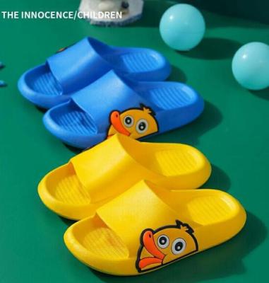 China Cartoon Breathable Children Bathroom Factory Price Cute Yellow Duck Slippers Summer Indoor Non-slip Slippers for sale