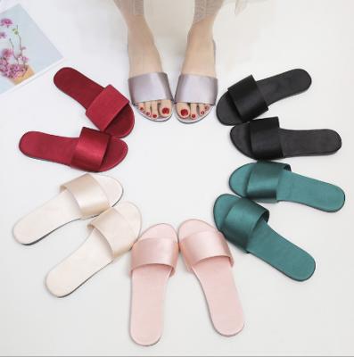 China NEW Wholesale Light Weight Lightweight Satin Breathable Four Seasons Women's Slippers Fashion Indoor Non-slip Silk Slippers for sale