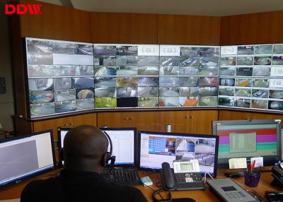 China as telas múltiplas video da sala de comando das relações de exposição de parede de 1,8 milímetros LG para a fiscalização da segurança centram-se à venda