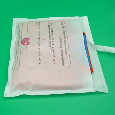 Cina Borse adesive a strisce riciclabili su misura Abbigliamento Per la cura della pelle Patch Packaging Borse di carta di vetro biodegradabili in vendita