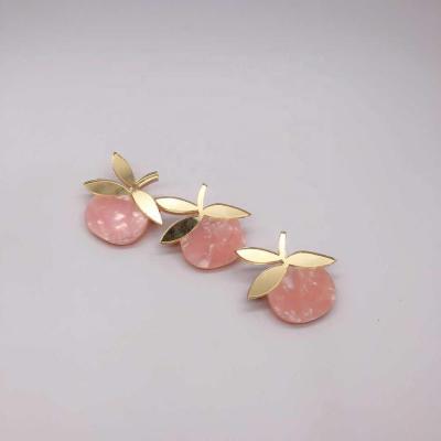 China Fashionable Apple Brooch Acrylic Tortoiseshell Acetate Jewelry Christmas Gift Brooch for sale