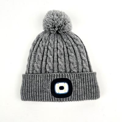 Китай Стиль персонажа Заряжаемый светодиодный свет Трикотажный Pom Pom Beanie Hat для зимних видов спорта продается