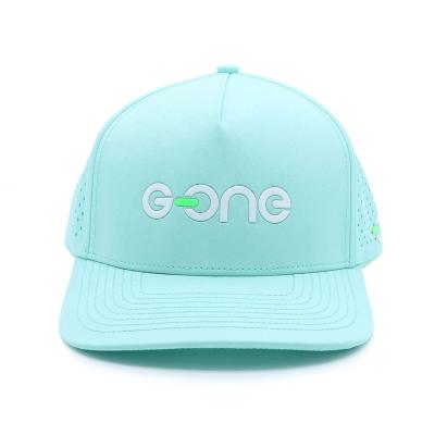 China Custom Green 5 Panel Gummi PVC Logo Wasserdicht Laser Schnitt Loch Perforierter Hut für den Außenbereich zu verkaufen