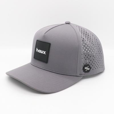 Cina Cappello a 6 pannelli stile Custom 5 pannelli taglio laser buco cappello Snapback con gomma impermeabile in vendita