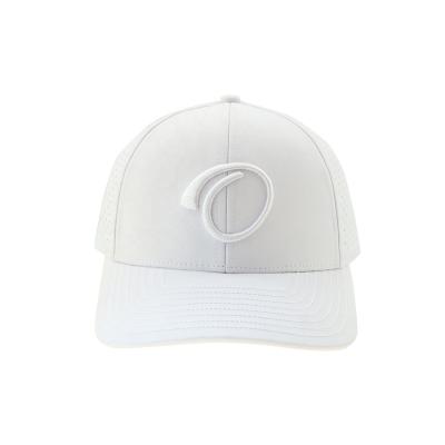 China Custom 6 Panel Embroidery Logo Laser Cut Drilled Hole Perforated Hat met gebogen rand Te koop