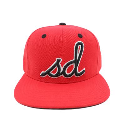 China Baseball Cap Stijl Snapback Hoed met een maat past bij iedereen en aangepaste cap embossing als uw logo Te koop