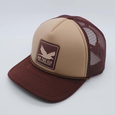 China Fabricantes de chapéus personalizados Performance de corte a laser Pvc Patch de borracha secos rápidos 5panel Cap Trucker Chapéu Grátis Mens Baseball Caps à venda