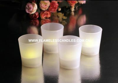 Chine La LED sans flammes a givré les bougies votives blanches de clignotement de résine pour des mariages/anniversaire à vendre