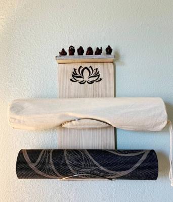 China Tiered Yoga Stocked Mat Holder with a Top Shelf Home Decoration Yoga Wood Shelf for sale