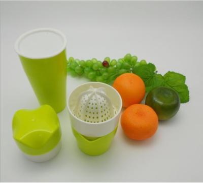 China ABS Citrus Lime Grapefruit Lime Hand Squeezer Manual Lid Rotating Press Reamer Reamer Manual Orange Squeezers for sale