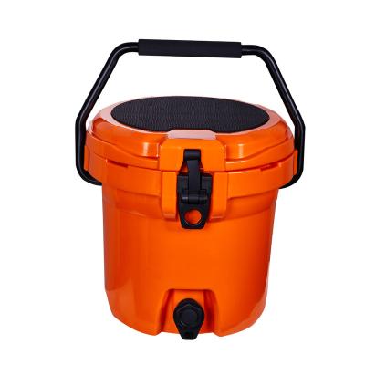 China Waterproof Kuer 2.5 Gallon Rotomolded Hard Ice Bucket Coolers for sale