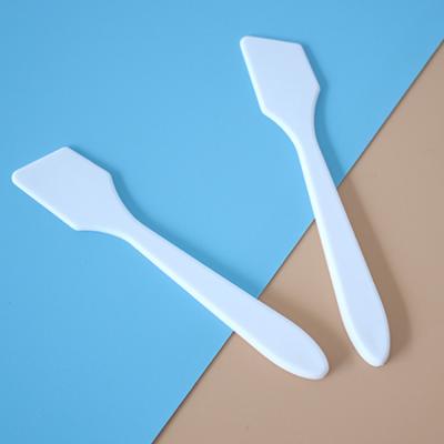 China Eye Skin Care Cream Spoon Plastic Administer Beauty Facial Massage Plastic Cream Spatula Mixing Masking Spoon Cosmetics for sale