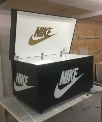 China Giant Shoe Box LED Lights Glass Shelf Coach Sneaker Shoe Storage Nike Display Case HWA10028 for sale