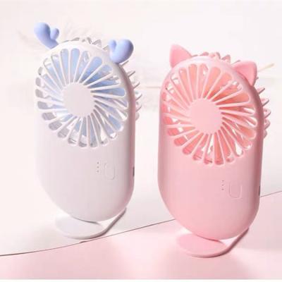 China Neck Band Fan 2020 Portable Tabletop Fan Standing Mini Plastic Portable Rechargeable Fan Battery Dc Usb Rechargeable Fan for sale