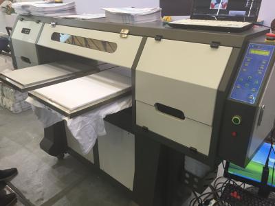 China Leid aan Kledingstukprinter/de Drukmachine van het T-stukoverhemd met de hoofden van Epson DX5 Te koop