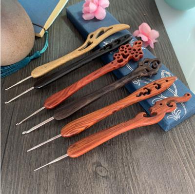 China 2021 Dressers Hot Sale Rainbow Chat Wood Crochet Knitting Hollow Cut Out Wooden Crochet Set For Toy Doll Wood Crochet for sale