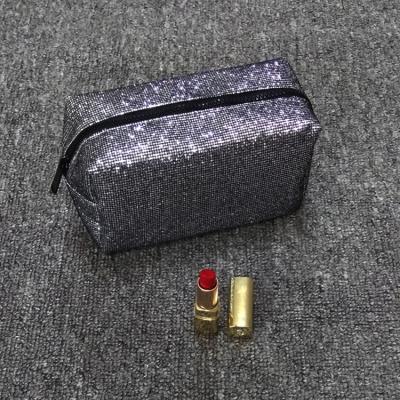 China Women Trendy Glitter Fashion Girls Cosmetic Clutch Bag Customized Logo Glitter Square Makeup Clutch Bag Travel Toiletry Orgainer Bag for sale