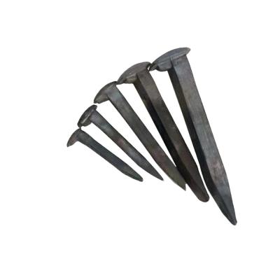 中国 L- Shaped Head Oxygen Black Carbon Steel Dog Rail Spike For Wooden Sleeper 販売のため