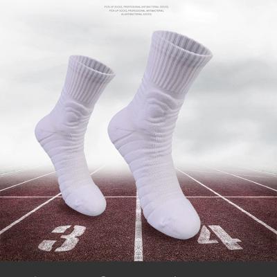 China Breathable 2021 Wholesale Cycle Socks Custom Logo White Color Athletic Basketball Sport Sock Man for sale