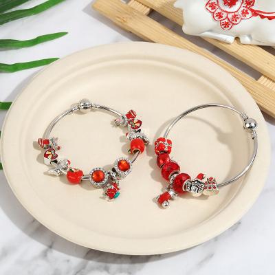 China Holiday Santa Claus Beaded Bracelet Creative Baroque Design Couples Personality Christmas Bracelet Hand Jewelry for sale