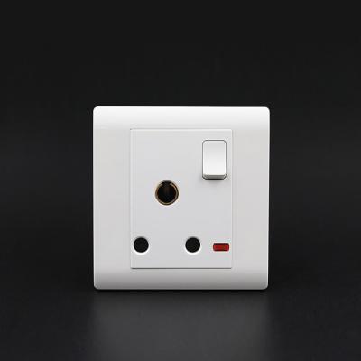 China Competitive Price 15A Classic White PC Plastic Power Socket Residential / General Purpose 86mm for sale